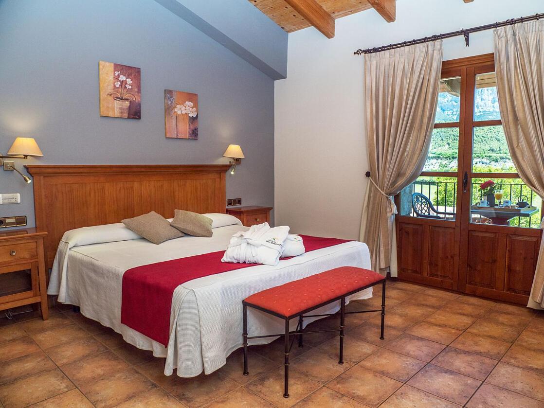 Hotel & Spa Pena Montanesa Aínsa Εξωτερικό φωτογραφία
